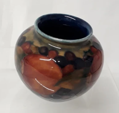 Moorcroft - Small 'Pomegranate' pattern vase